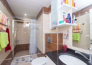 اطلالة على المسبح -شقة 2 غرفة وصالة -ضمن مجمع حديث - في افسلار / الانيا 