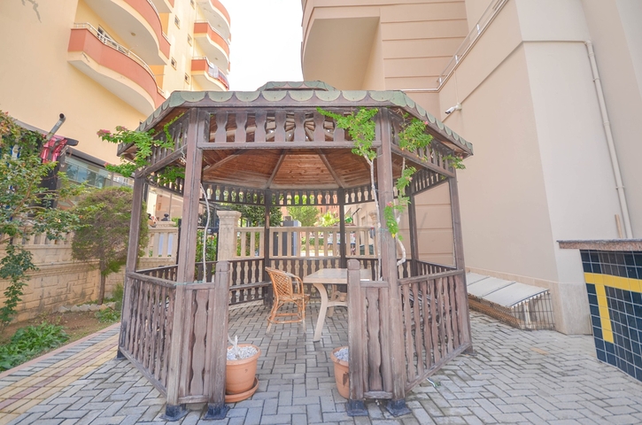 على شارع بارباروس الحيوي - شقة 2 غرفة وصالة - مفروشة - في مهموتلار / الانيا 