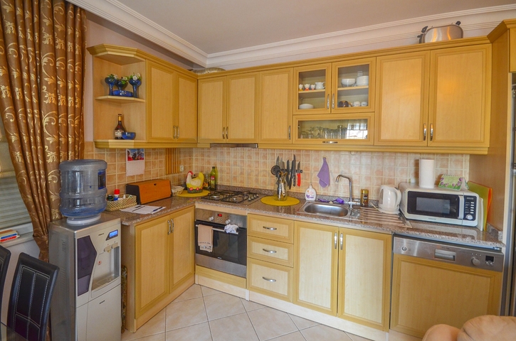 على شارع بارباروس الحيوي - شقة 2 غرفة وصالة - مفروشة - في مهموتلار / الانيا 