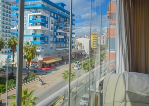 على شارع بارباروس الحيوي - شقة 2 غرفة وصالة - مفروشة - في مهموتلار / الانيا 