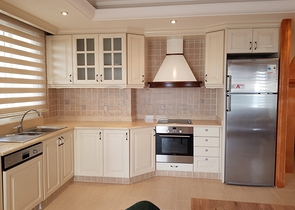 اطلالة بحرية مباشرة -شقة غرفتين وصالة - مفروشة - في مهموتلار / الانيا 