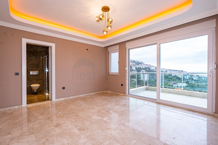 اطلالة بحر وقلعة - فيلا مستقلة - 3 غرف وصالة - في مركز الانيا 