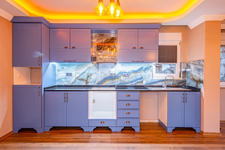 اطلالة بحر وقلعة - فيلا مستقلة - 3 غرف وصالة - في مركز الانيا 