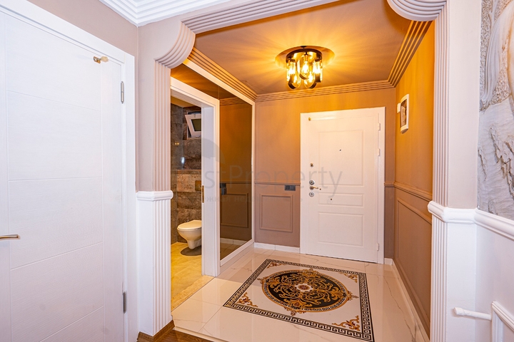 اطلالة بحر وقلعة - فيلا مستقلة - 3 غرف وصالة - في مركز الانيا 