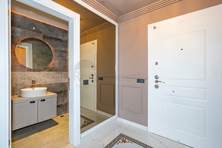 اطلالة بحر وقلعة - فيلا مستقلة - 3 غرف وصالة - في مركز الانيا 