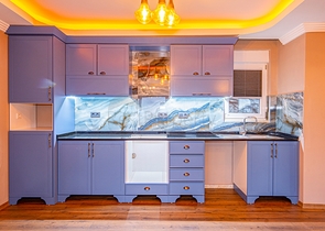 اطلالة بحر وقلعة - فيلا مستقلة - 3 غرف وصالة - في مركز الانيا 