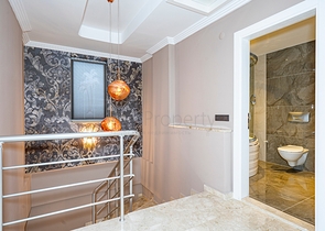 اطلالة بحر وقلعة - فيلا مستقلة - 3 غرف وصالة - في مركز الانيا 