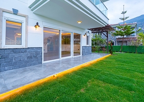 اطلالة بحر وقلعة - فيلا مستقلة - 3 غرف وصالة - في مركز الانيا 