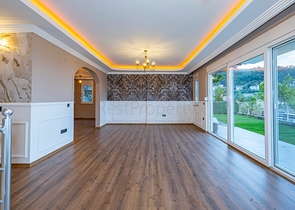 اطلالة بحر وقلعة - فيلا مستقلة - 3 غرف وصالة - في مركز الانيا 