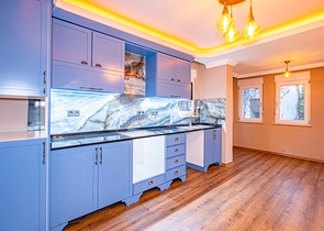 اطلالة بحر وقلعة - فيلا مستقلة - 3 غرف وصالة - في مركز الانيا 