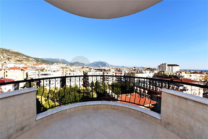 دوبلكس 4 غرف وصالة - محدثة - في مركز الانيا 