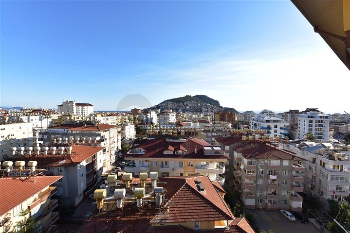 دوبلكس 4 غرف وصالة - محدثة - في مركز الانيا 