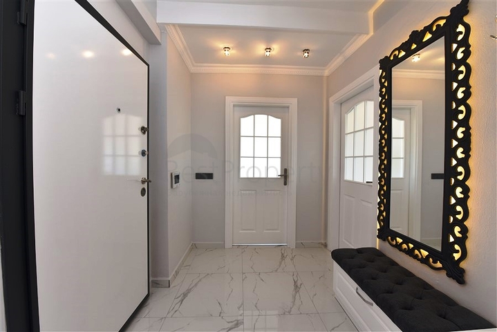 دوبلكس 4 غرف وصالة - محدثة - في مركز الانيا 