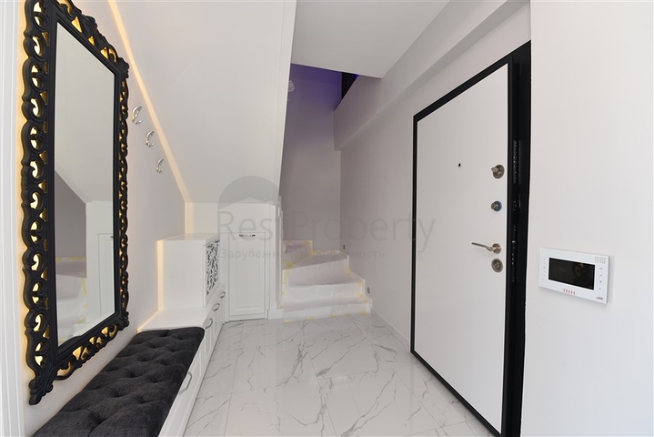 دوبلكس 4 غرف وصالة - محدثة - في مركز الانيا 