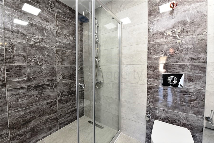 دوبلكس 4 غرف وصالة - محدثة - في مركز الانيا 