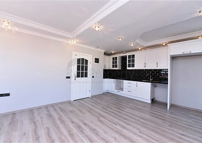 دوبلكس 4 غرف وصالة - محدثة - في مركز الانيا 