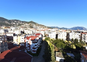 دوبلكس 4 غرف وصالة - محدثة - في مركز الانيا 