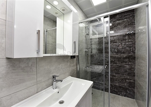 دوبلكس 4 غرف وصالة - محدثة - في مركز الانيا 