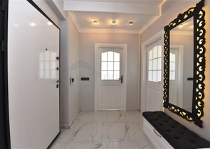 دوبلكس 4 غرف وصالة - محدثة - في مركز الانيا 