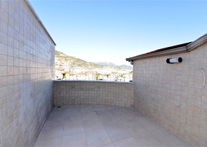 دوبلكس 4 غرف وصالة - محدثة - في مركز الانيا 