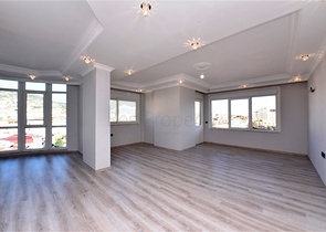 دوبلكس 4 غرف وصالة - محدثة - في مركز الانيا 