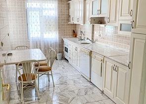 مطبخ منفصل - شقة غرفتين وصالة - مفروشة -في مهموتلار / الانيا 