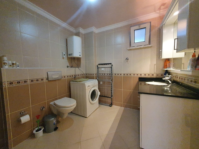 اول صف على البحر -منطقة هادئة -سعر مناسب -شقة 2 غرفة وصالة -ديمرتاش / الانيا 