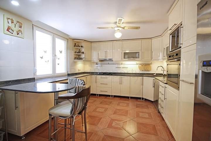 اطلالة بحر - فيلا مفروشة - تصميم 4 غرف - في كارجي جاك /الانيا 