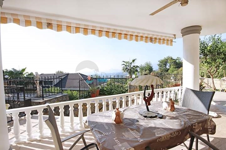 اطلالة بحر - فيلا مفروشة - تصميم 4 غرف - في كارجي جاك /الانيا 