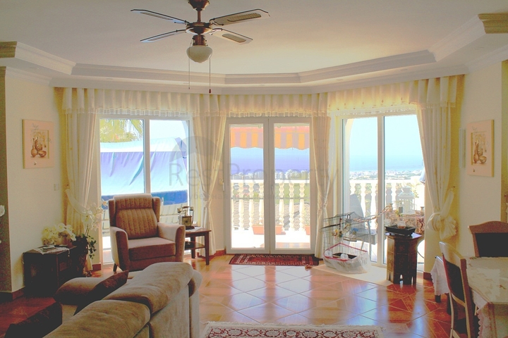 اطلالة بحر - فيلا مفروشة - تصميم 4 غرف - في كارجي جاك /الانيا 