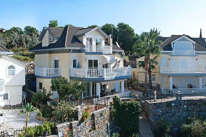 اطلالة بحر - فيلا مفروشة - تصميم 4 غرف - في كارجي جاك /الانيا 