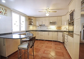 اطلالة بحر - فيلا مفروشة - تصميم 4 غرف - في كارجي جاك /الانيا 