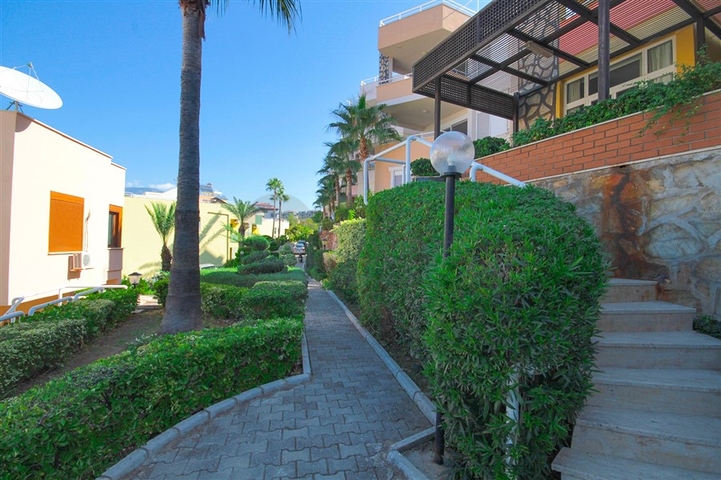 مناسبة للحصول على الجنسية التركية - فيلا واسعة - باطلالة بحر وموقع قريب من المركز -كاستل / الانيا 