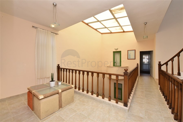 مناسبة للحصول على الجنسية التركية - فيلا واسعة - باطلالة بحر وموقع قريب من المركز -كاستل / الانيا 