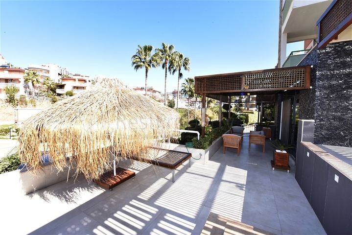 مناسبة للحصول على الجنسية التركية - فيلا واسعة - باطلالة بحر وموقع قريب من المركز -كاستل / الانيا 