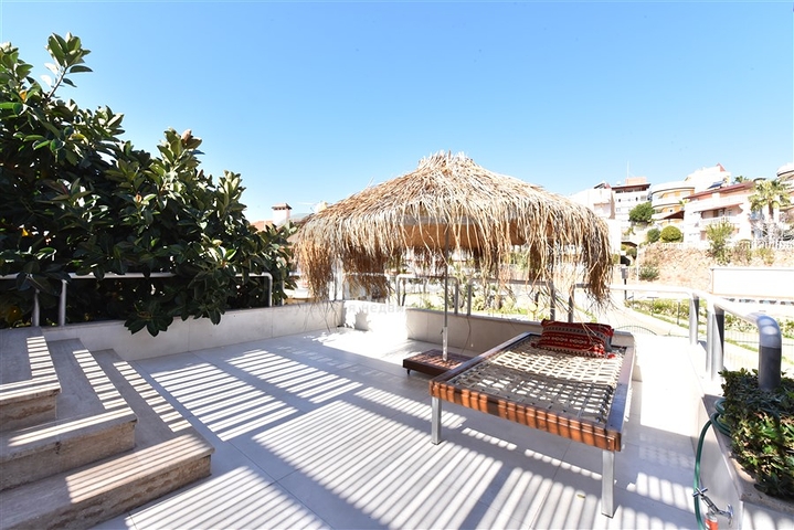 مناسبة للحصول على الجنسية التركية - فيلا واسعة - باطلالة بحر وموقع قريب من المركز -كاستل / الانيا 