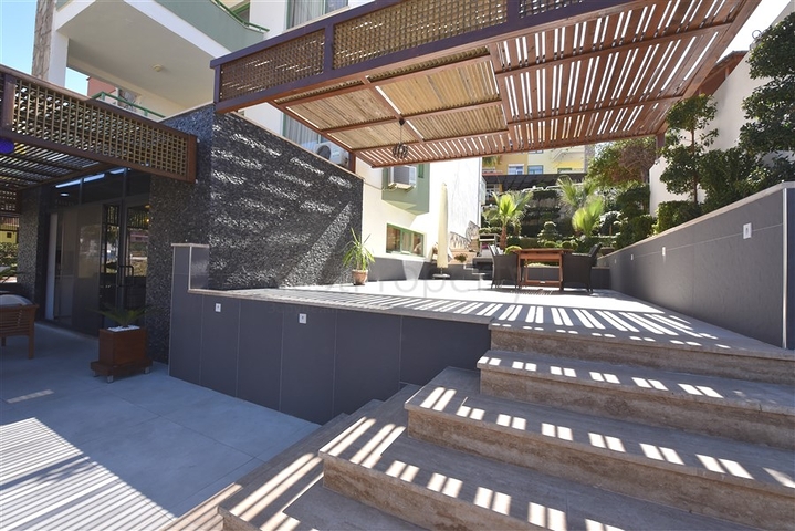 مناسبة للحصول على الجنسية التركية - فيلا واسعة - باطلالة بحر وموقع قريب من المركز -كاستل / الانيا 