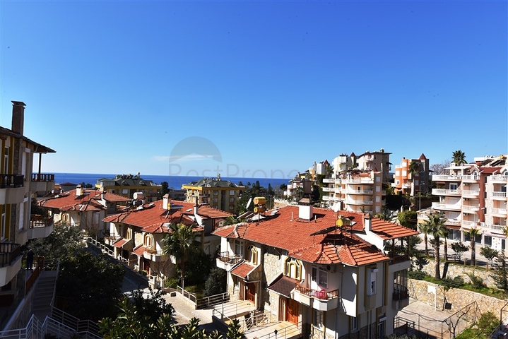 مناسبة للحصول على الجنسية التركية - فيلا واسعة - باطلالة بحر وموقع قريب من المركز -كاستل / الانيا 