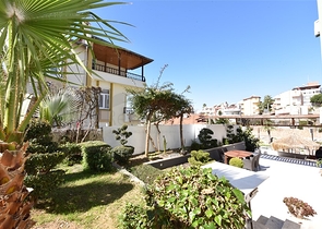 مناسبة للحصول على الجنسية التركية - فيلا واسعة - باطلالة بحر وموقع قريب من المركز -كاستل / الانيا 