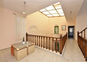 مناسبة للحصول على الجنسية التركية - فيلا واسعة - باطلالة بحر وموقع قريب من المركز -كاستل / الانيا 