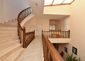 مناسبة للحصول على الجنسية التركية - فيلا واسعة - باطلالة بحر وموقع قريب من المركز -كاستل / الانيا 