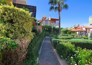 مناسبة للحصول على الجنسية التركية - فيلا واسعة - باطلالة بحر وموقع قريب من المركز -كاستل / الانيا 