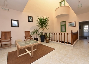 مناسبة للحصول على الجنسية التركية - فيلا واسعة - باطلالة بحر وموقع قريب من المركز -كاستل / الانيا 