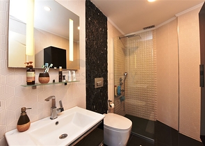 مناسبة للحصول على الجنسية التركية - فيلا واسعة - باطلالة بحر وموقع قريب من المركز -كاستل / الانيا 