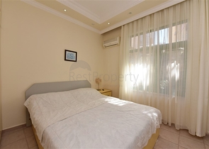 مناسبة للحصول على الجنسية التركية - فيلا واسعة - باطلالة بحر وموقع قريب من المركز -كاستل / الانيا 