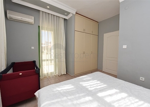 مناسبة للحصول على الجنسية التركية - فيلا واسعة - باطلالة بحر وموقع قريب من المركز -كاستل / الانيا 