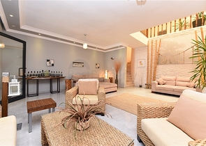 مناسبة للحصول على الجنسية التركية - فيلا واسعة - باطلالة بحر وموقع قريب من المركز -كاستل / الانيا 