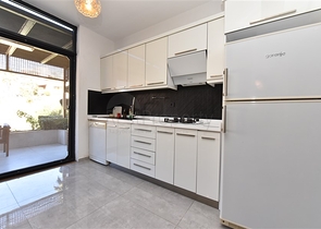 مناسبة للحصول على الجنسية التركية - فيلا واسعة - باطلالة بحر وموقع قريب من المركز -كاستل / الانيا 