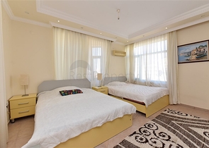 مناسبة للحصول على الجنسية التركية - فيلا واسعة - باطلالة بحر وموقع قريب من المركز -كاستل / الانيا 