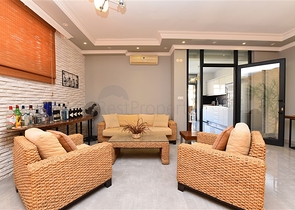 مناسبة للحصول على الجنسية التركية - فيلا واسعة - باطلالة بحر وموقع قريب من المركز -كاستل / الانيا 